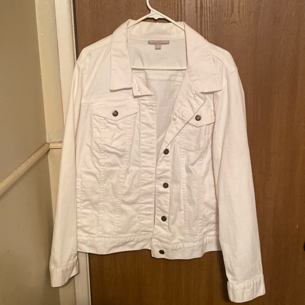 Women’s jacket.